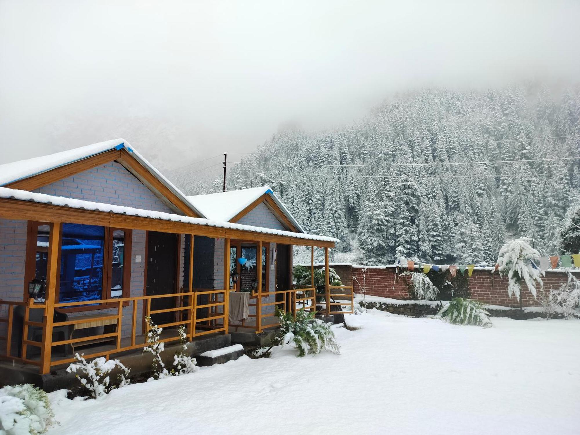 Lee Garden Himalayan Wooden Cottages Kasol Exterior foto