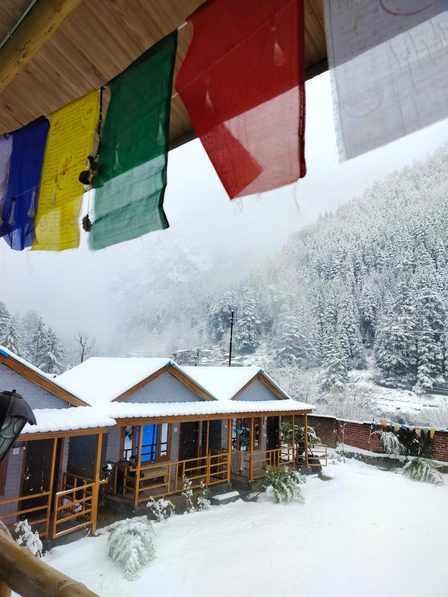 Lee Garden Himalayan Wooden Cottages Kasol Exterior foto